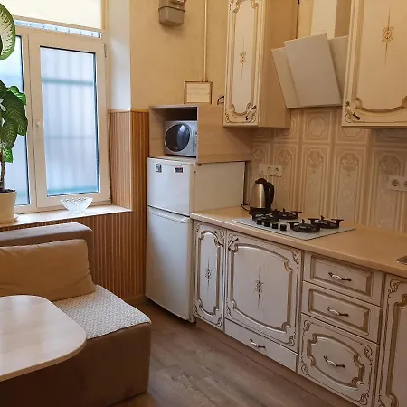 возле оперы * Lviv