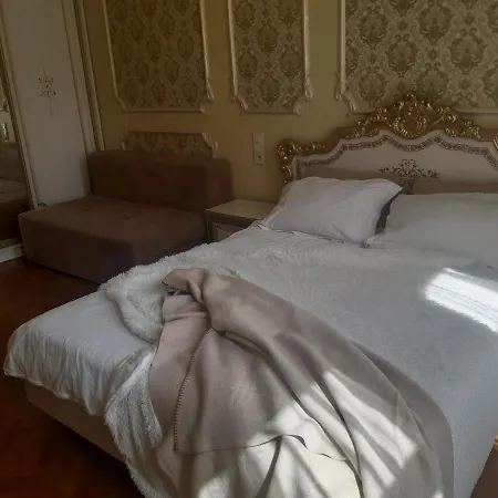 возле оперы * Lviv